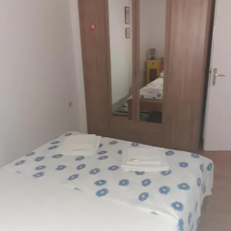 Apartman Vir-Miljkovica Apartment Exterior photo